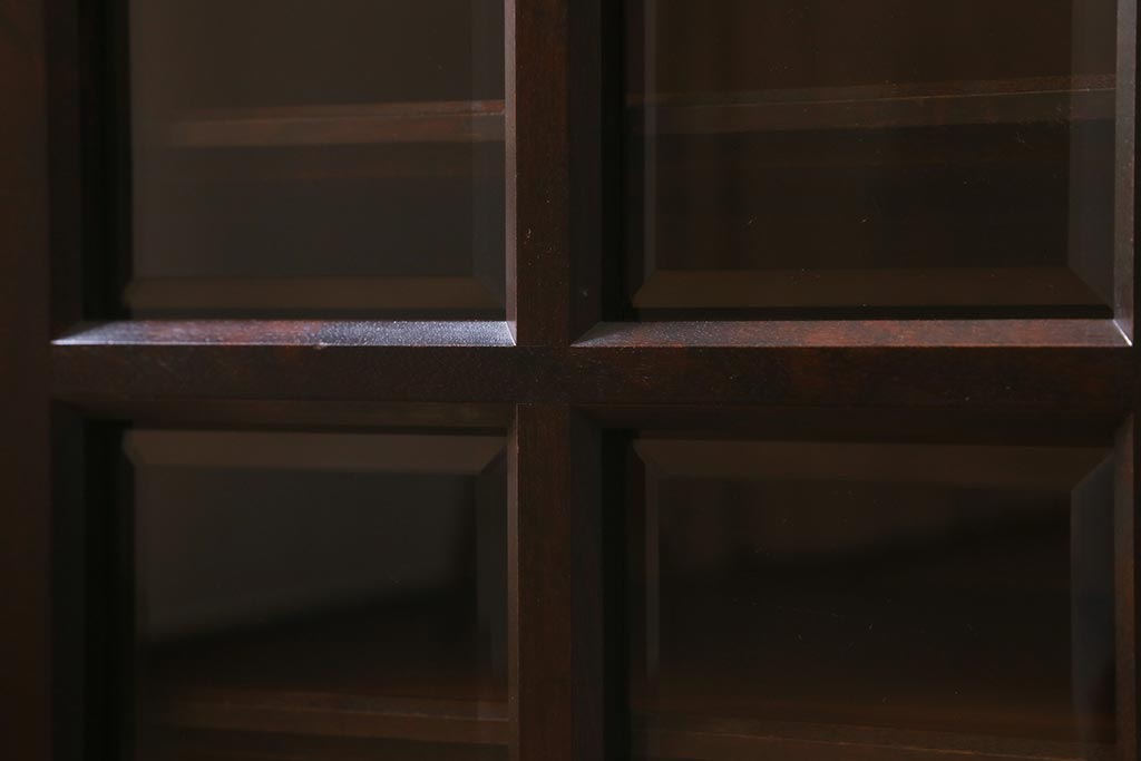 中古　北海道民芸家具　リメイク　脚付き　高級感が漂う収納棚(飾り棚、食器棚)(R-041274)