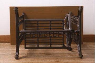 レトロ家具　アンティーク　シンプル　レトロなシンガー社製ミシンテーブル(シンガーミシン、サイドテーブル、カフェテーブル)(R-041277)