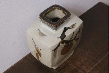 アンティーク雑貨　益子焼　佐久間藤太郎　乳白釉柿絵　扁壷(共箱)(R-041289)