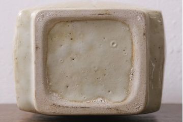 アンティーク雑貨　益子焼　佐久間藤太郎　乳白釉柿絵　扁壷(共箱)(R-041289)