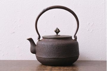 アンティーク雑貨　明治大正期　古い長命富貴蓋鉄瓶(銅蓋)(R-041292)