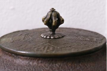 アンティーク雑貨　明治大正期　古い長命富貴蓋鉄瓶(銅蓋)(R-041292)