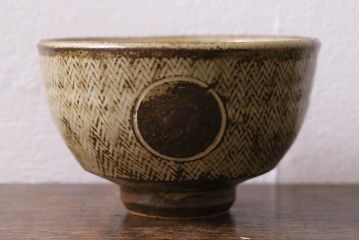 益子焼　人間国宝　島岡達三作　地釉象嵌縄文茶碗(和食器)(R-041295)