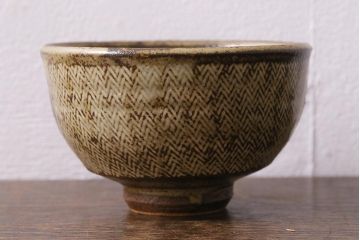 益子焼　人間国宝　島岡達三作　地釉象嵌縄文茶碗(和食器)(R-041295)