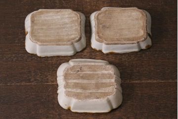 アンティーク雑貨　江戸明治期　時代物　古い美濃焼　変形皿(角皿、和食器)(R-041303)