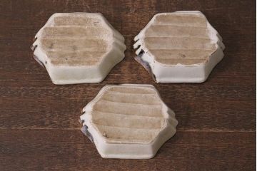 アンティーク雑貨　江戸明治期　時代物　古い美濃焼　大極図　変形皿3枚セット(和食器)(R-041304)