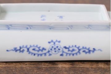 アンティーク雑貨　江戸期　古伊万里　冨貴長春　蛸唐草文長皿(和食器)(R-041306)