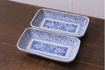 アンティーク雑貨　江戸期　古伊万里　冨貴長春　蛸唐草文長皿2枚セット(和食器)(R-041307)