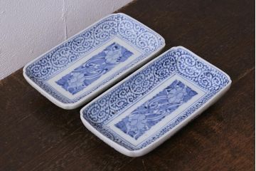アンティーク雑貨　江戸期　古伊万里　冨貴長春　蛸唐草文長皿2枚セット(和食器)(R-041308)