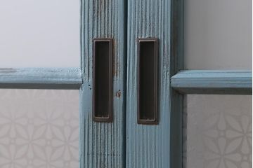 アンティーク建具　昭和初期　当店オリジナルガラス・花菱模様　レトロなブルーペイントのガラス窓2枚セット(ガラス戸、引き戸、建具)(R-041319)