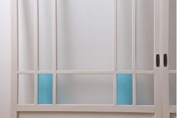 アンティーク建具　昭和中期　ペイント　色ガラス・銀モールガラス　爽やかなカラーが目を引くガラス戸2枚セット(引き戸、建具)(R-041320)