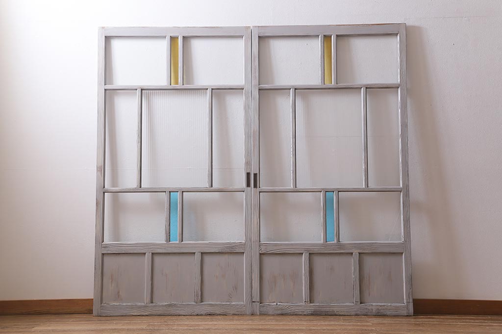 アンティーク建具　昭和初期　ペイント　色ガラス・モールガラス　色ガラスがレトロなガラス戸2枚セット(引き戸、建具)(R-041321)