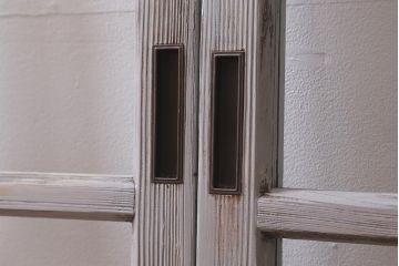 アンティーク建具　昭和初期　ペイント　色ガラス・モールガラス　色ガラスがレトロなガラス戸2枚セット(引き戸、建具)(R-041321)
