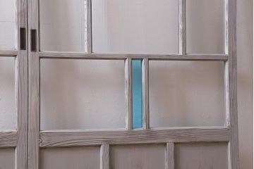 アンティーク建具　昭和初期　ペイント　色ガラス・モールガラス　色ガラスがレトロなガラス戸2枚セット(引き戸、建具)(R-041321)
