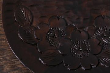 中古　伝統工芸　軽井沢彫り　桜の彫刻が魅力の小物セット(小皿3枚、キーフック)(R-041334)