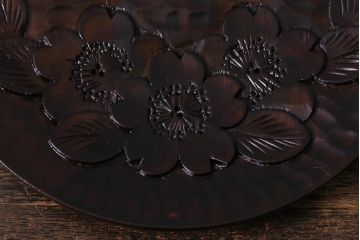 中古　伝統工芸　軽井沢彫り　桜の彫刻が魅力の小物セット(小皿3枚、キーフック)(R-041334)