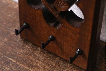 中古　伝統工芸　軽井沢彫り　桜の彫刻が魅力の小物セット(小皿3枚、キーフック)(R-041334)
