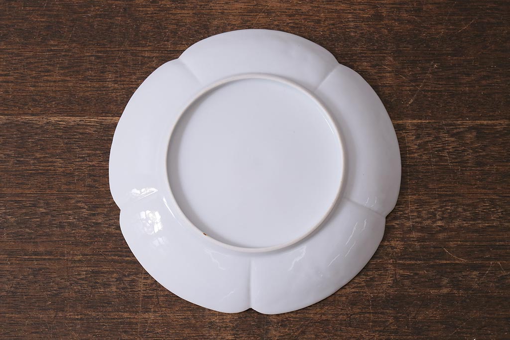 アンティーク雑貨　古民具・骨董　明治期　白磁陽刻変形皿(輪花、中皿)(R-041338)