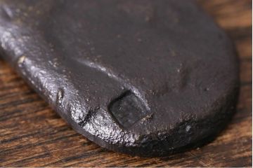 アンティーク雑貨　共箱付き　書道具　宝玉作　蝋型鋳銅　竹　文鎮(R-041339)