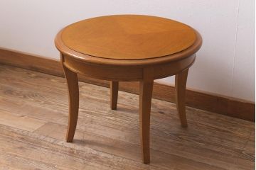 中古　天童木工　明るい木色がぬくもり溢れる小振りなラウンドテーブル(サイドテーブル、カフェテーブル)(R-041353)