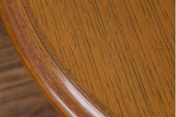 中古　天童木工　明るい木色がぬくもり溢れる小振りなラウンドテーブル(サイドテーブル、カフェテーブル)(R-041353)
