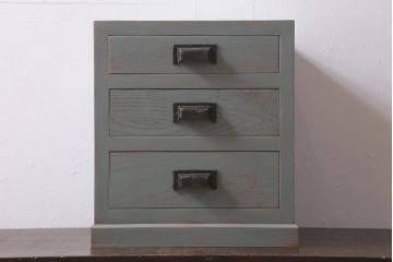 ラフジュ工房オリジナル　古金具リメイク　前板栗材　ヒノキ材　シャビーなペイント小引き出し(小物収納)(R-041355)
