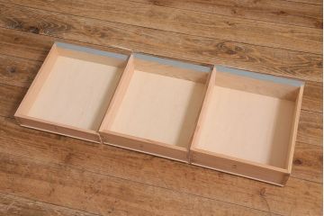 ラフジュ工房オリジナル　古金具リメイク　前板栗材　ヒノキ材　シャビーなペイント小引き出し(小物収納)(R-041355)
