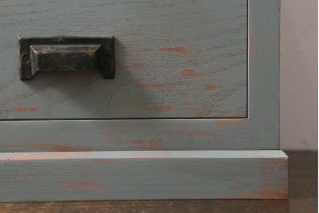 ラフジュ工房オリジナル　古金具リメイク　前板栗材　ヒノキ材　シャビーなペイント小引き出し(小物収納)(R-041355)