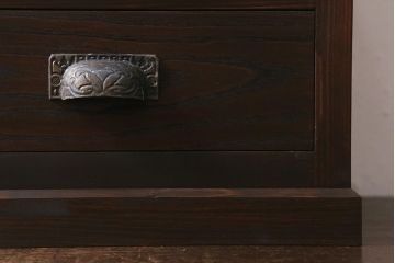 ラフジュ工房オリジナル　古金具リメイク　前板栗材　ヒノキ材　シックな引手の小引き出し(小物収納)(R-041360)