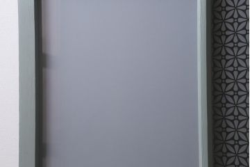 アンティーク建具　昭和中期　ペイント　当店オリジナルガラス・花菱模様　お洒落なガラス戸2枚セット(引き戸、建具)(R-041365)