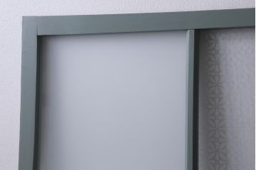 アンティーク建具　昭和中期　ペイント　当店オリジナルガラス・花菱模様　お洒落なガラス戸2枚セット(引き戸、建具)(R-041365)