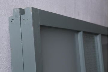 アンティーク建具　昭和中期　ペイント　当店オリジナルガラス・花菱模様　お洒落なガラス戸2枚セット(引き戸、建具)(R-041365)