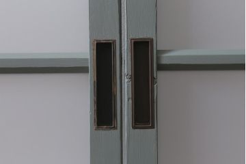 アンティーク建具　昭和中期　ペイント　当店オリジナルガラス・花菱模様　お洒落なガラス戸2枚セット(引き戸、建具)(R-041365)