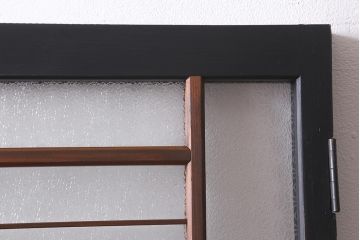 アンティーク建具　ダイヤガラス・当店オリジナルガラス入り　ブラックペイントがシックな木製ドア(扉、開き戸、建具)(R-041367)