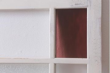 レトロ建具　ダイヤガラスと色ガラスがおしゃれなペイントドア(木製扉、開き戸、建具)(R-041368)