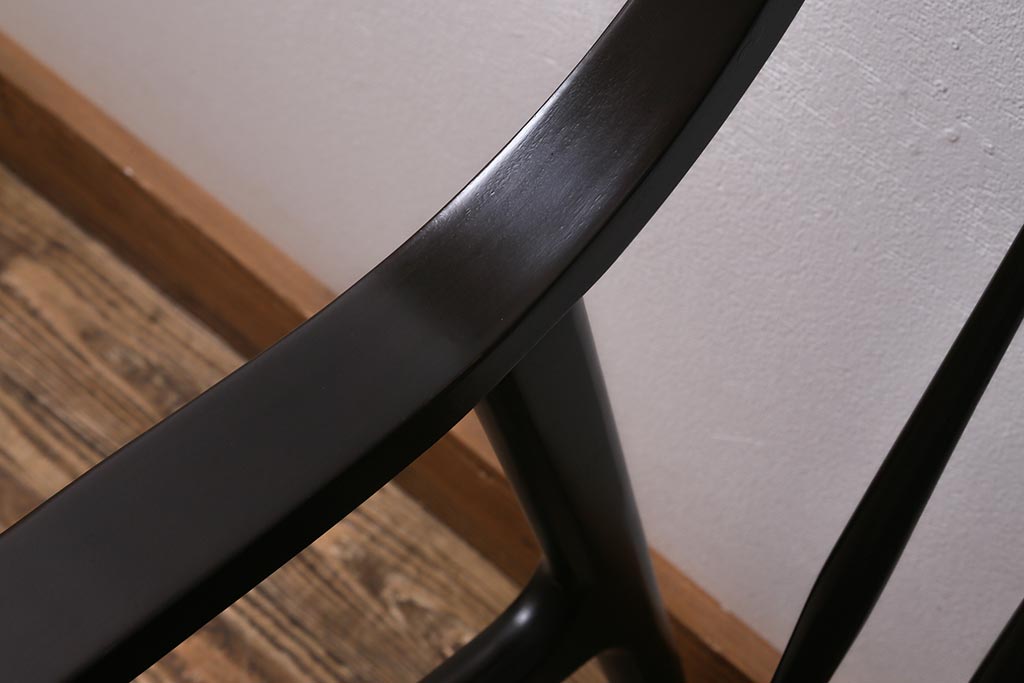 ヴィンテージ家具　落ち着きのある色味が魅力のシックなアームチェア(ダイニングチェア、椅子、ビンテージ)(R-041371)