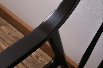 ヴィンテージ家具　落ち着きのある色味が魅力のシックなアームチェア(ダイニングチェア、椅子、ビンテージ)(R-041371)