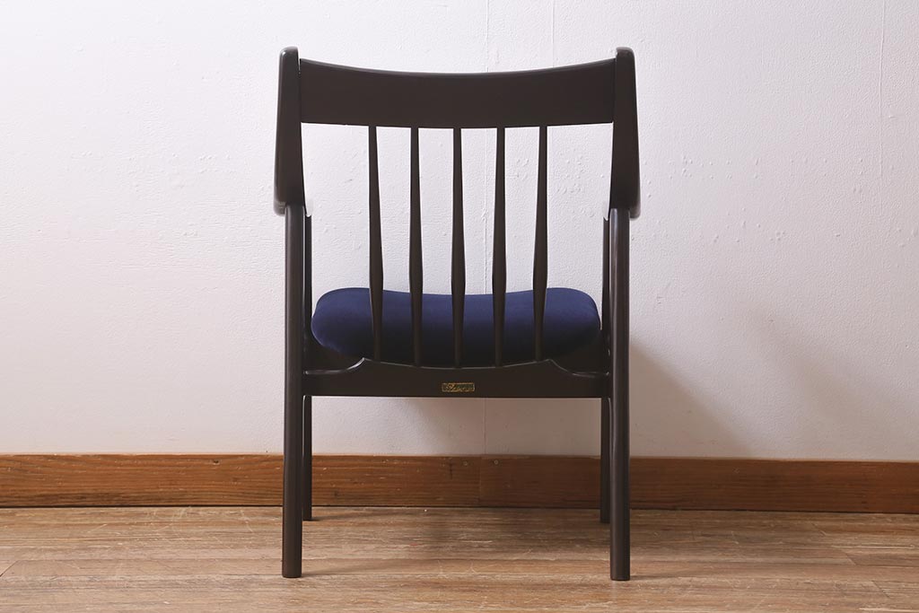 ヴィンテージ家具　落ち着きのある色味が魅力のシックなアームチェア(ダイニングチェア、椅子、ビンテージ)(R-041371)