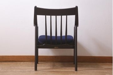 ヴィンテージ家具　落ち着きのある色味が魅力のシックなアームチェア(ダイニングチェア、椅子、ビンテージ)(R-041371)