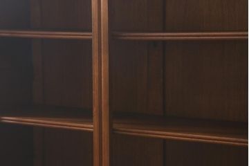 アンティーク家具　フランスアンティーク　オーク材　優雅な雰囲気漂うステンドグラスのキャビネット(飾り棚、収納棚、食器棚)(R-041372)