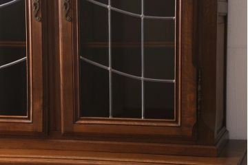 アンティーク家具　フランスアンティーク　オーク材　優雅な雰囲気漂うステンドグラスのキャビネット(飾り棚、収納棚、食器棚)(R-041372)