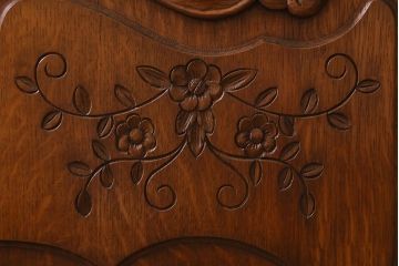 アンティーク家具　フランスアンティーク　オーク材　優雅な雰囲気漂うステンドグラスのキャビネット(飾り棚、収納棚、食器棚)(R-041372)
