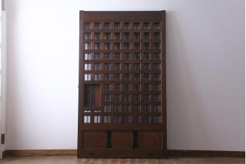 アンティーク建具　和製アンティーク　明治大正期　ケヤキ材・ヒノキ材　鉄格子が重厚感漂う蔵戸(引き戸、建具、玄関戸)(R-041374)