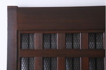 アンティーク建具　和製アンティーク　明治大正期　ケヤキ材・ヒノキ材　鉄格子が重厚感漂う蔵戸(引き戸、建具、玄関戸)(R-041374)