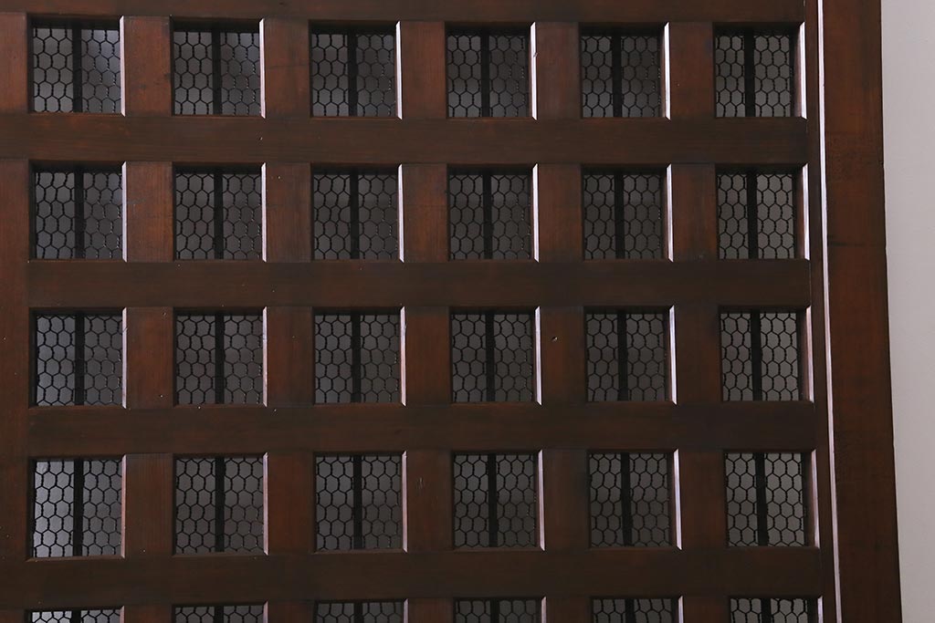 アンティーク建具　和製アンティーク　明治大正期　ケヤキ材・ヒノキ材　鉄格子が重厚感漂う蔵戸(引き戸、建具、玄関戸)(R-041374)