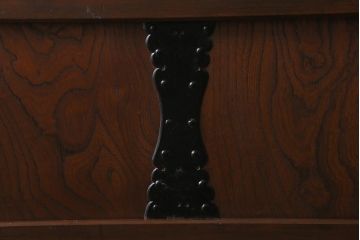 アンティーク建具　和製アンティーク　明治大正期　ケヤキ材・ヒノキ材　鉄格子が重厚感漂う蔵戸(引き戸、建具、玄関戸)(R-041374)