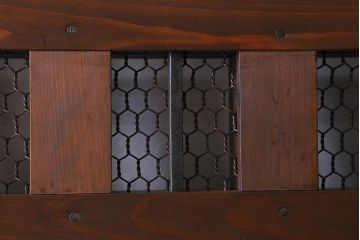 アンティーク建具　和製アンティーク　明治大正期　ケヤキ材・ヒノキ材　鉄格子が重厚感漂う蔵戸(引き戸、建具、玄関戸)(R-041374)