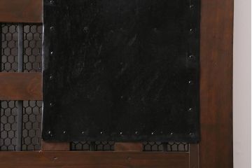 アンティーク建具　和製アンティーク　明治大正期　ケヤキ材・ヒノキ材　鉄格子が重厚感漂う蔵戸(引き戸、建具、玄関戸)(R-041374)