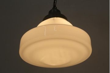 アンティーク照明　大振りサイズ　レトロな乳白色のガラスシェード照明(吊り下げ照明、天井照明)(R-041375)