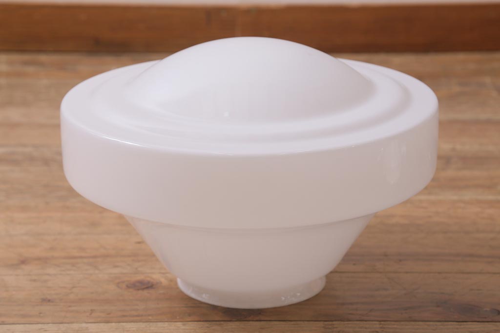 アンティーク照明　大振りサイズ　レトロな乳白色のガラスシェード照明(吊り下げ照明、天井照明)(R-041376)